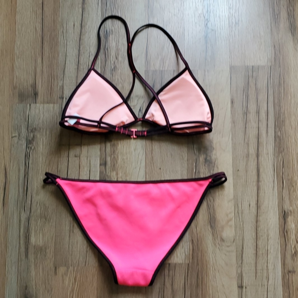 Victoria Secret bikini - Picture 2 of 4